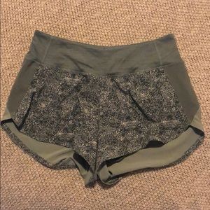 Outdoor Voices Hudson short